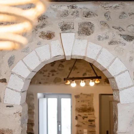 The White Stone House Апартаменты