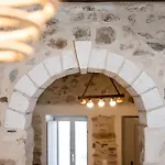 The White Stone House Apartment