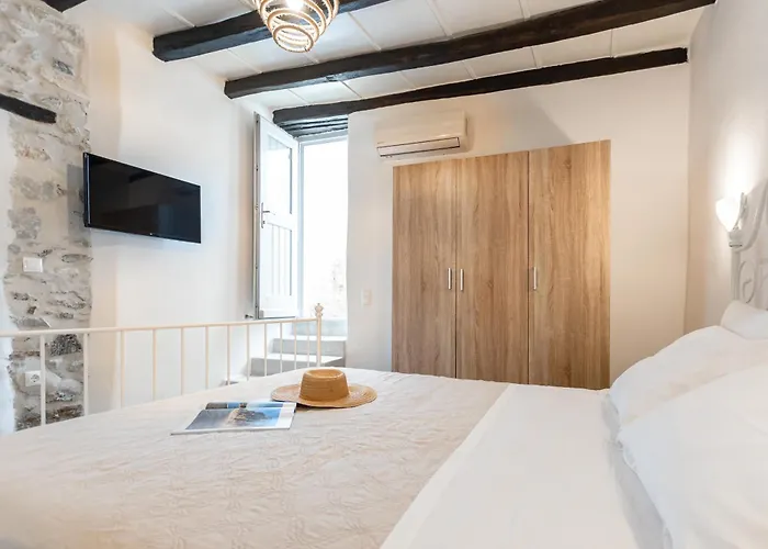 Apartment The White Stone House *