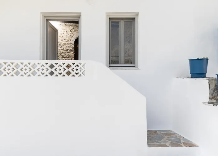 Apartment The White Stone House *